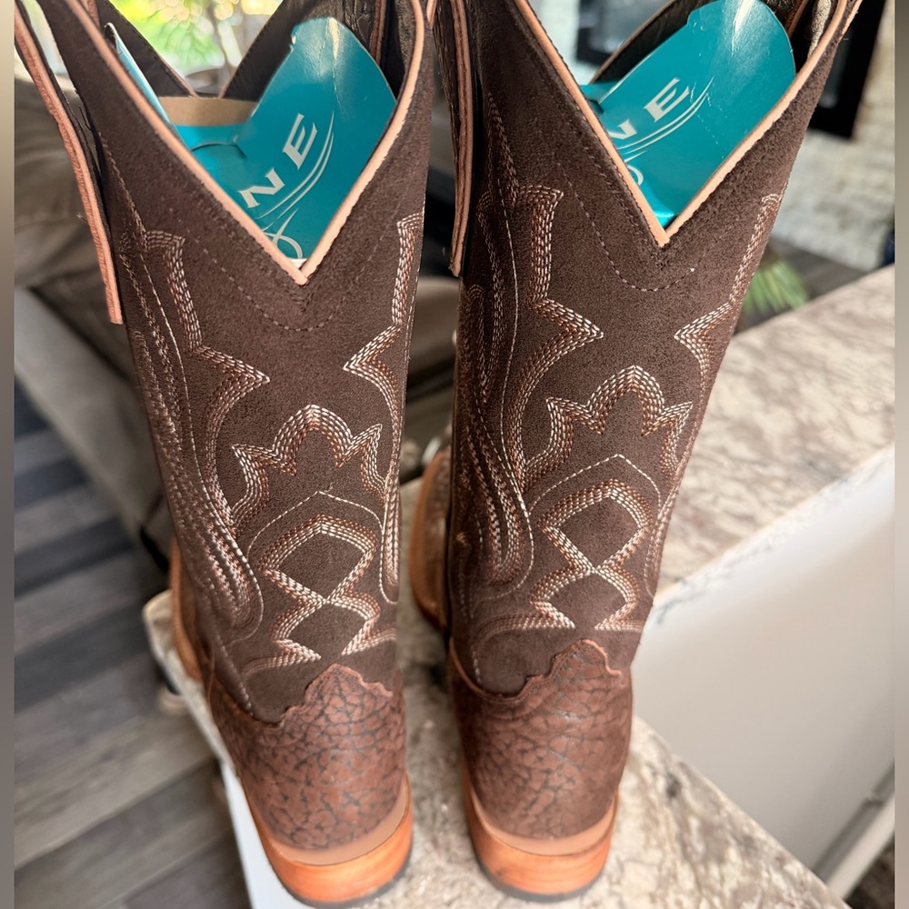 🩵Lane Iconic Blue Bottoms. Sartatoga Chocolate Boots
Limited special release. - Picture 3 of 9